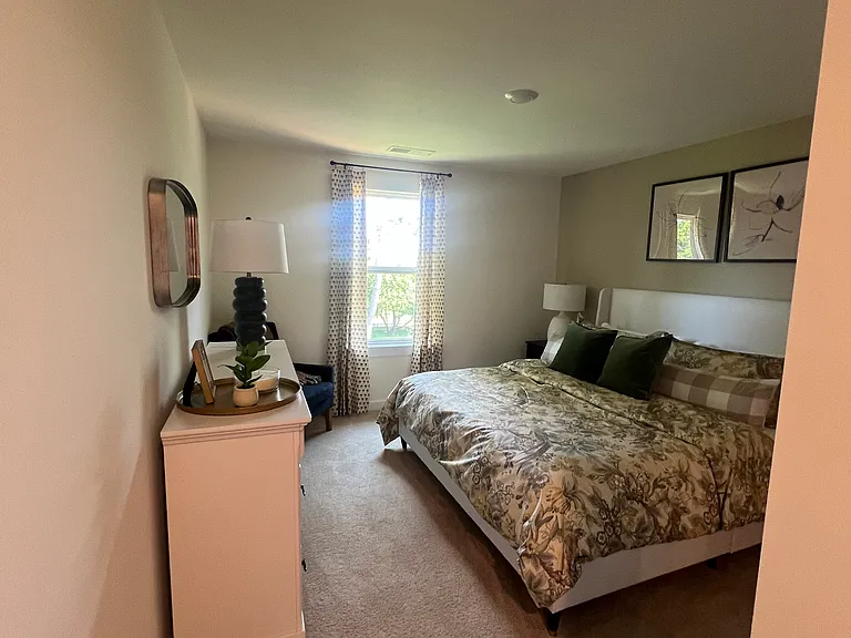 4244 Belcourt Ln NE — Photo 16