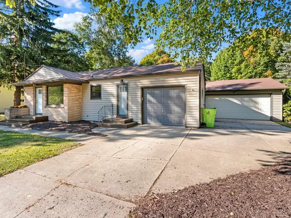 W178 Angelica St, Krakow, WI 54137