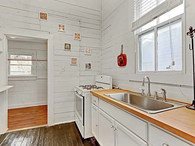 1012 Dart St. — Photo 8