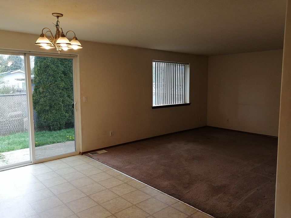 1st image of 1021 SE 2nd Ave
