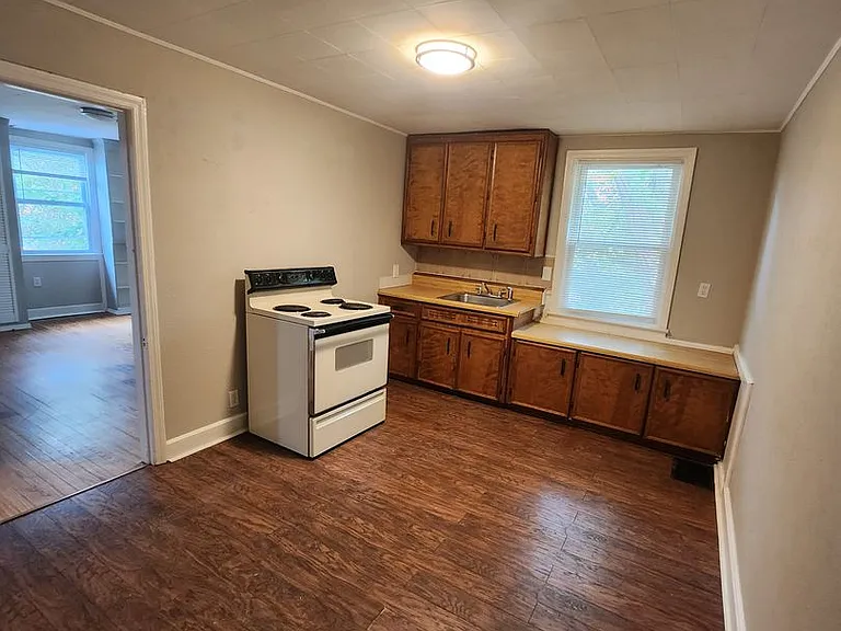 382 S Cleveland Ave — Photo 4