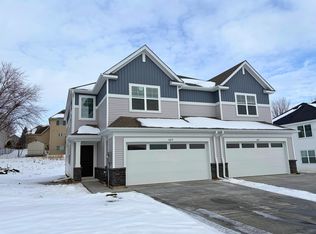 5419 Queens Dr NW, Rochester, MN 55901