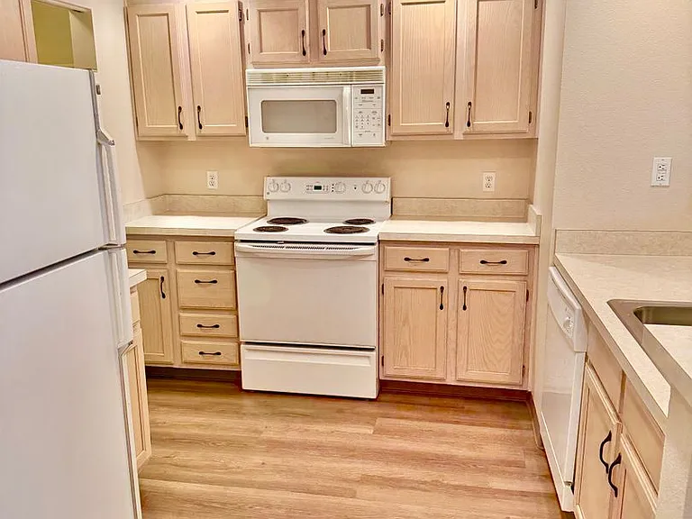 4545 Wheaton Dr #E180 — Photo 6