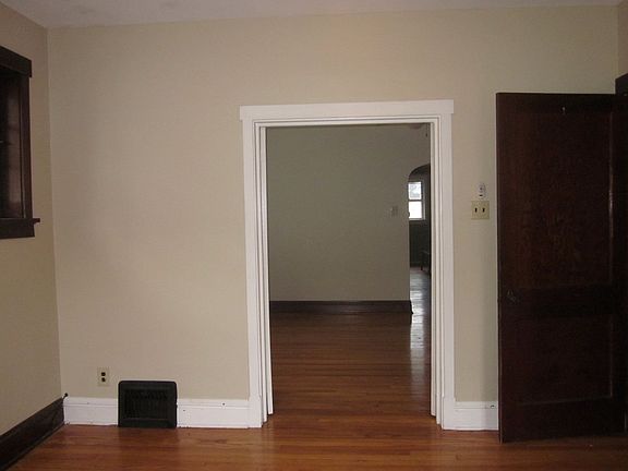 4th image of 1111-1115 Graham St