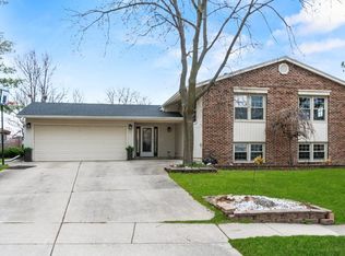 1526 Idaho Pl, Elk Grove Village, IL 60007