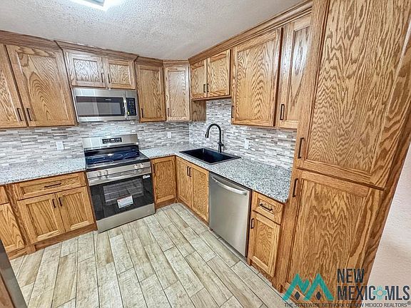 4th image of 1621 N Denson Dr