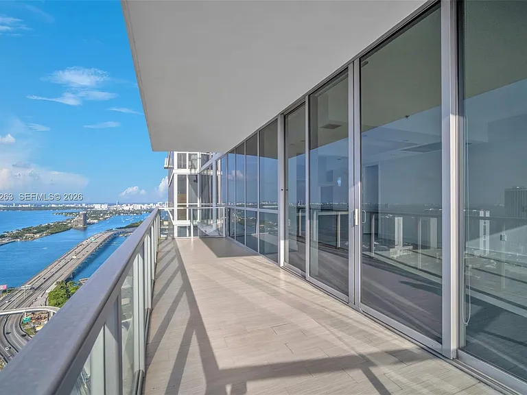 1100 Biscayne Blvd #4308 — Photo 22