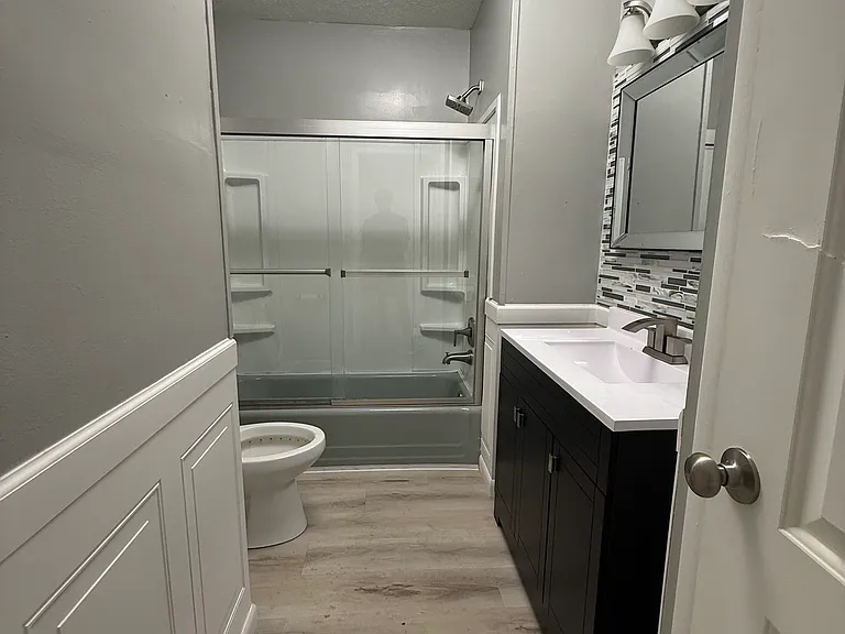 1708 Pierce Ave — Photo 3
