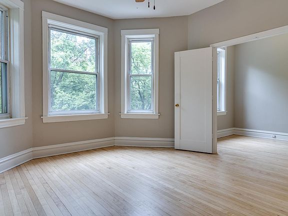 3rd image of 2111 S Marshall Blvd APT 2