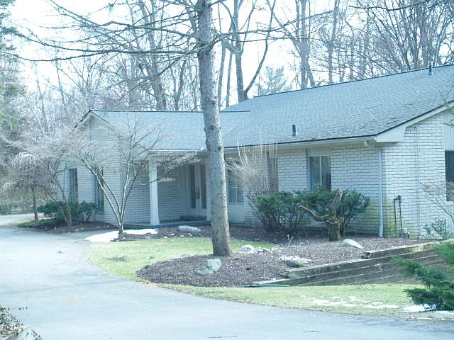 1st image of 3821 Crestlake Dr
