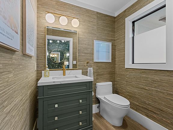 5th image of 15855 Meadow Wood Drive