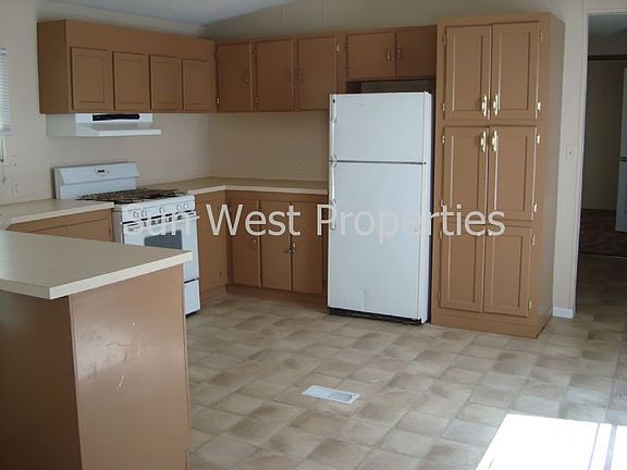 4th image of 1310 Sanchez Ln Trlr 3
