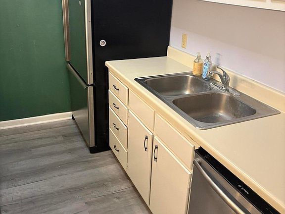 5th image of 220 Doucet Rd APT 258H