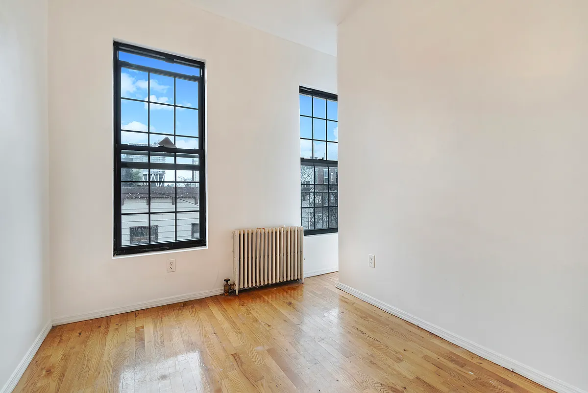 Building Photo - 95 N 7th St #4L