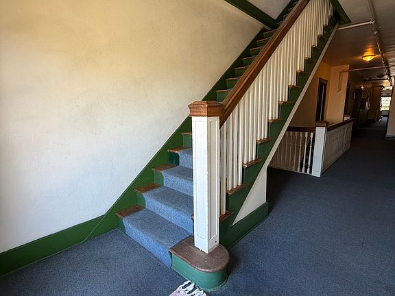 3rd image of 1561 N Van Ness Ave APT 13