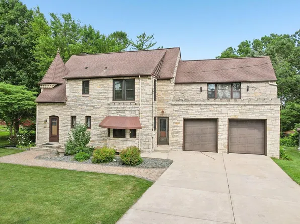 1003 Charles STREET, Watertown, WI 53094