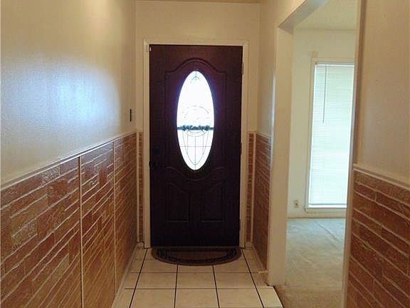 4th image of 2305 Peebles Dr