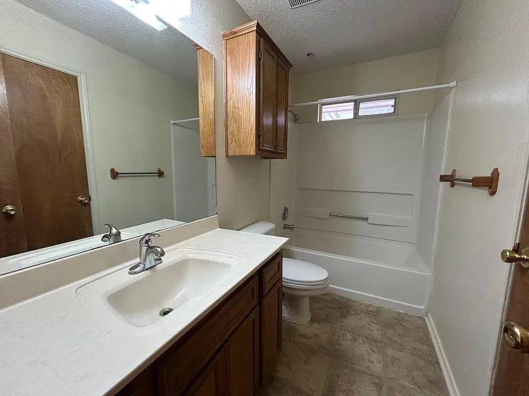 1010 Lexington Cir #1 — Photo 6