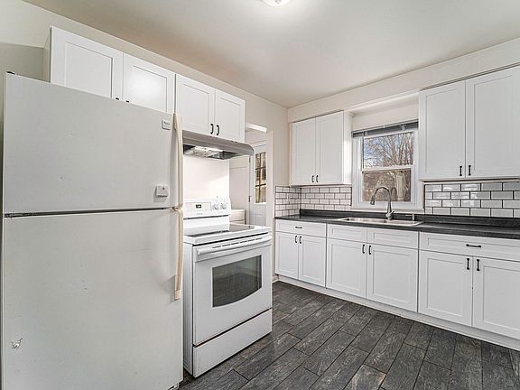 4th image of 910 Maplewood Ave
