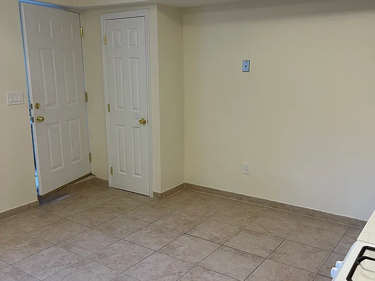 448 Mosely Ave #2 — Photo 3