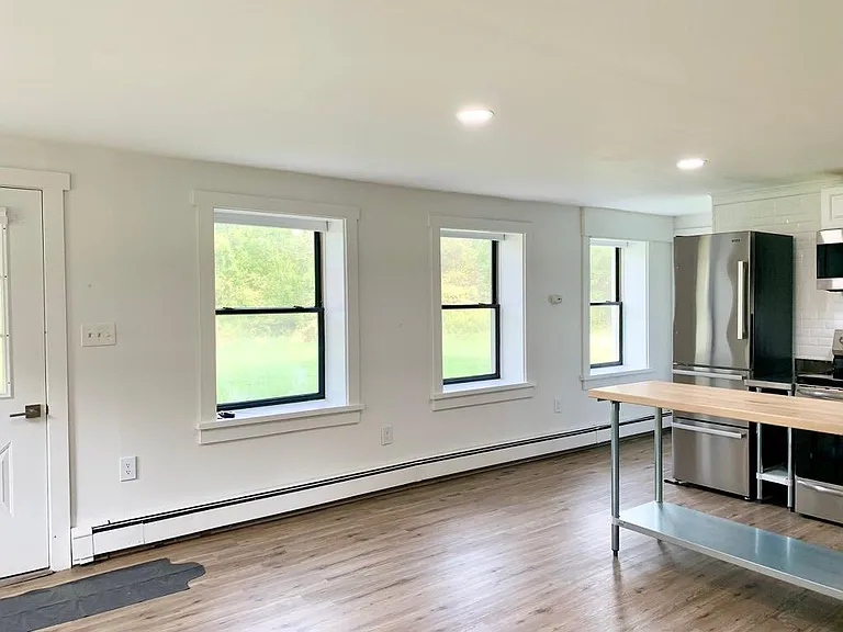 102 Vosburgh Rd #3 — Photo 4
