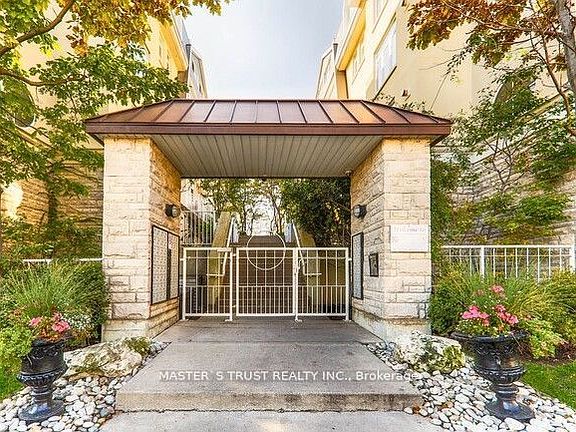 4th image of 30 Stadium Rd #238