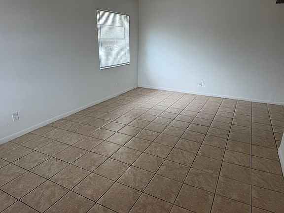 5th image of 3701 SW 59th Ter