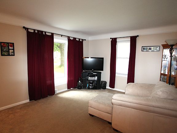2nd image of 6938 Greenleaf Ave