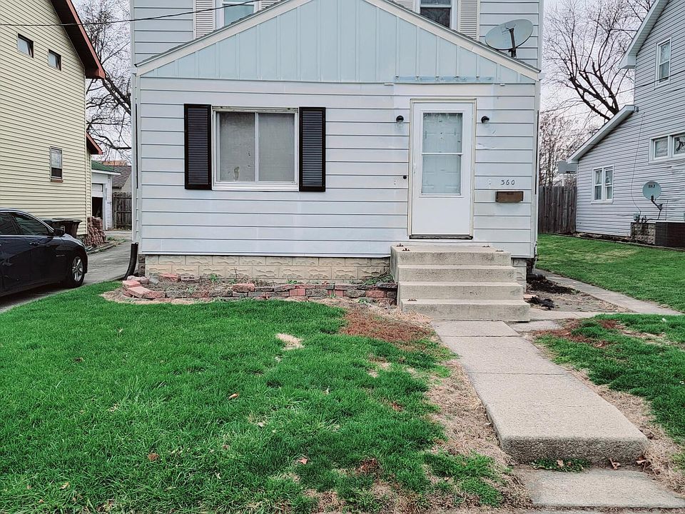 1st image of 360 W Grand Ave