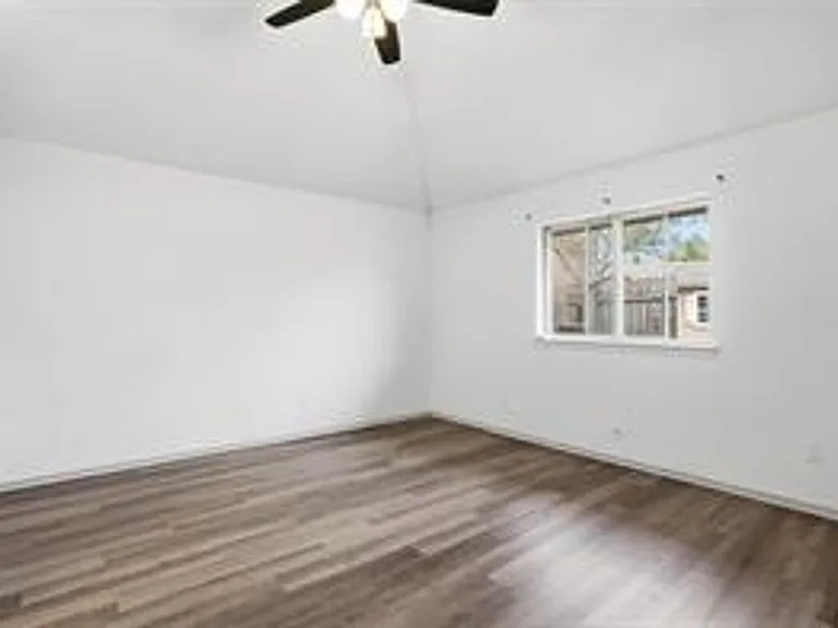 4612 Applewood Rd — Photo 20