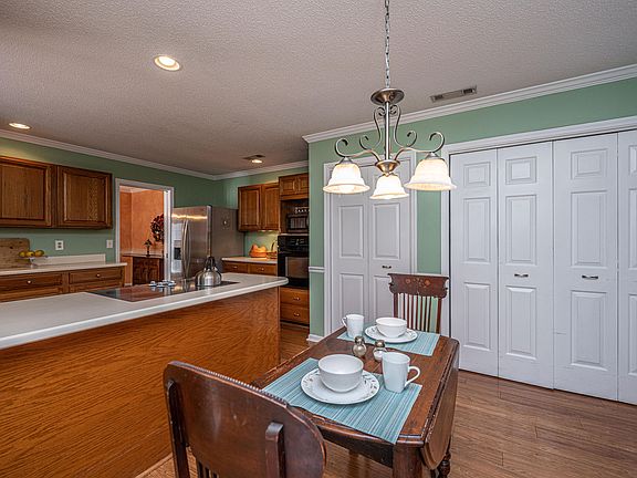 5th image of 9005 Delancey Cir