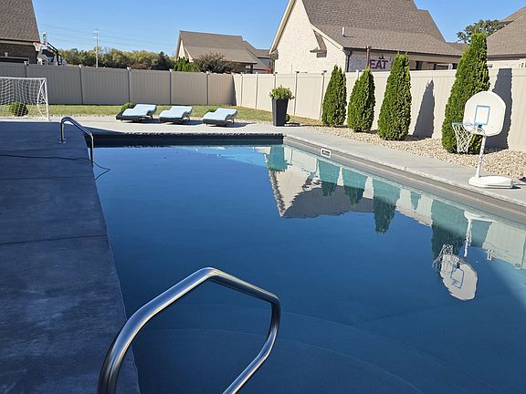 2nd image of 3058 Compass Ct