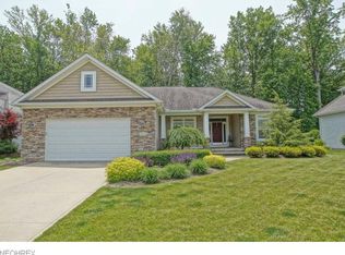 38692 Chagrin Mills Ct, Willoughby, OH 44094