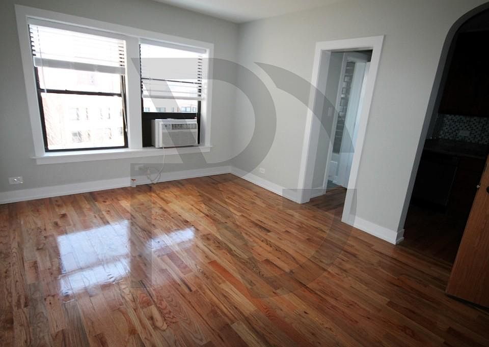 1st image of 550 W Arlington Pl #550711