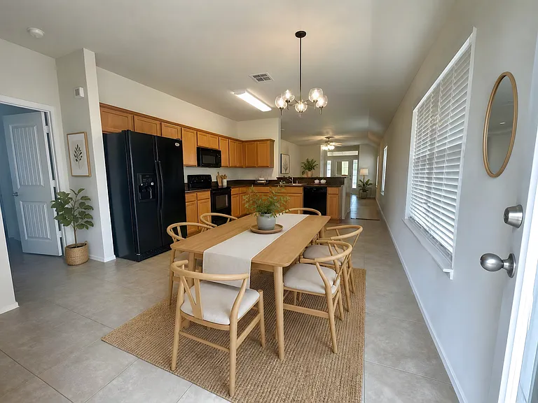 7513 Red Feather Trl — Photo 5