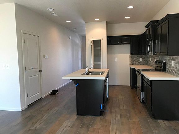 5th image of 5608 NE 130th Pl