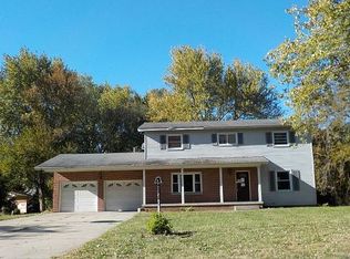 10 Charlton Dr, Kankakee, IL 60901