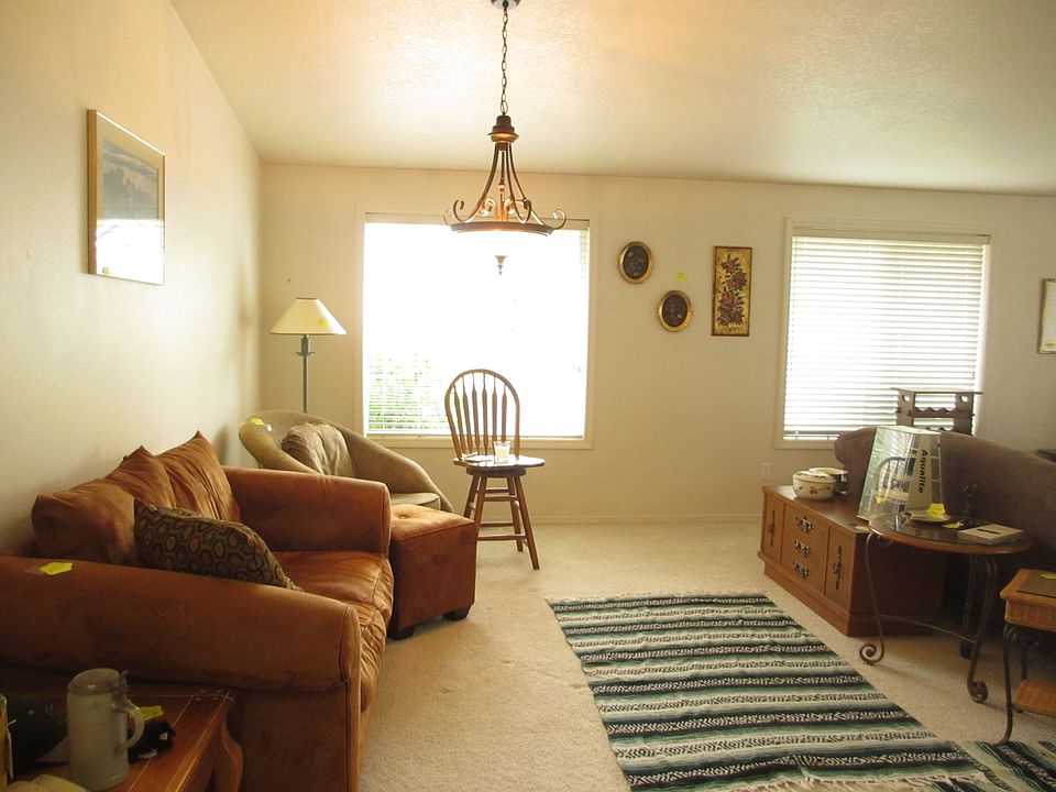 1st image of 7419 NE 64th Cir