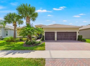 16219 Diamond Bay Dr, Wimauma, FL 33598