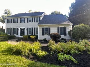 2 Plantation Crst, Clifton Park, NY 12065