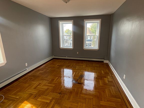 3rd image of 168 Jewett Ave #C5