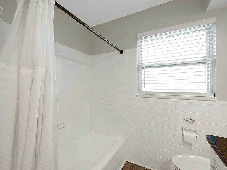 1638 SE 28th St — Photo 23