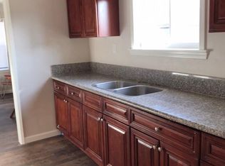 1713 La France Dr, Bakersfield, CA 93304