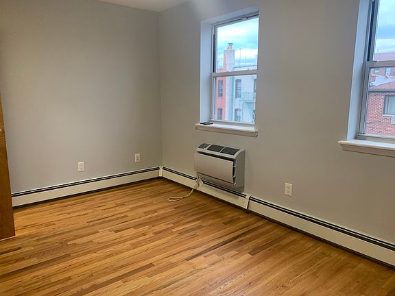 5th image of 25-24 45th St #Fb3