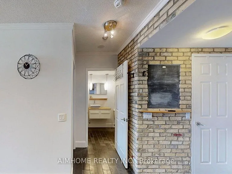 284 Bloor St W #806 — Photo 13