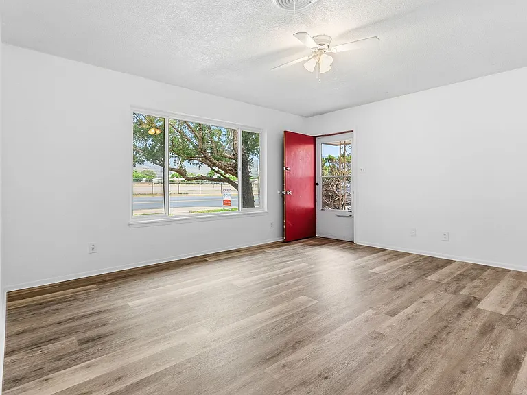 1405 Oregon Ave #B — Photo 7