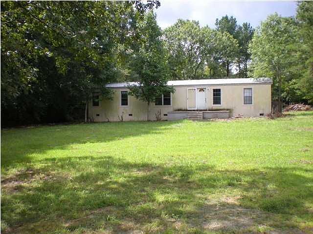2nd image of 300 Kelly Hill Rd