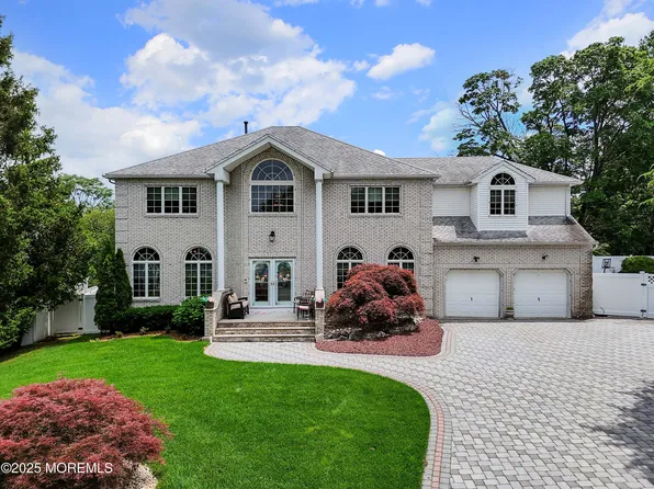 3 Magnolia Court, Matawan, NJ 07747