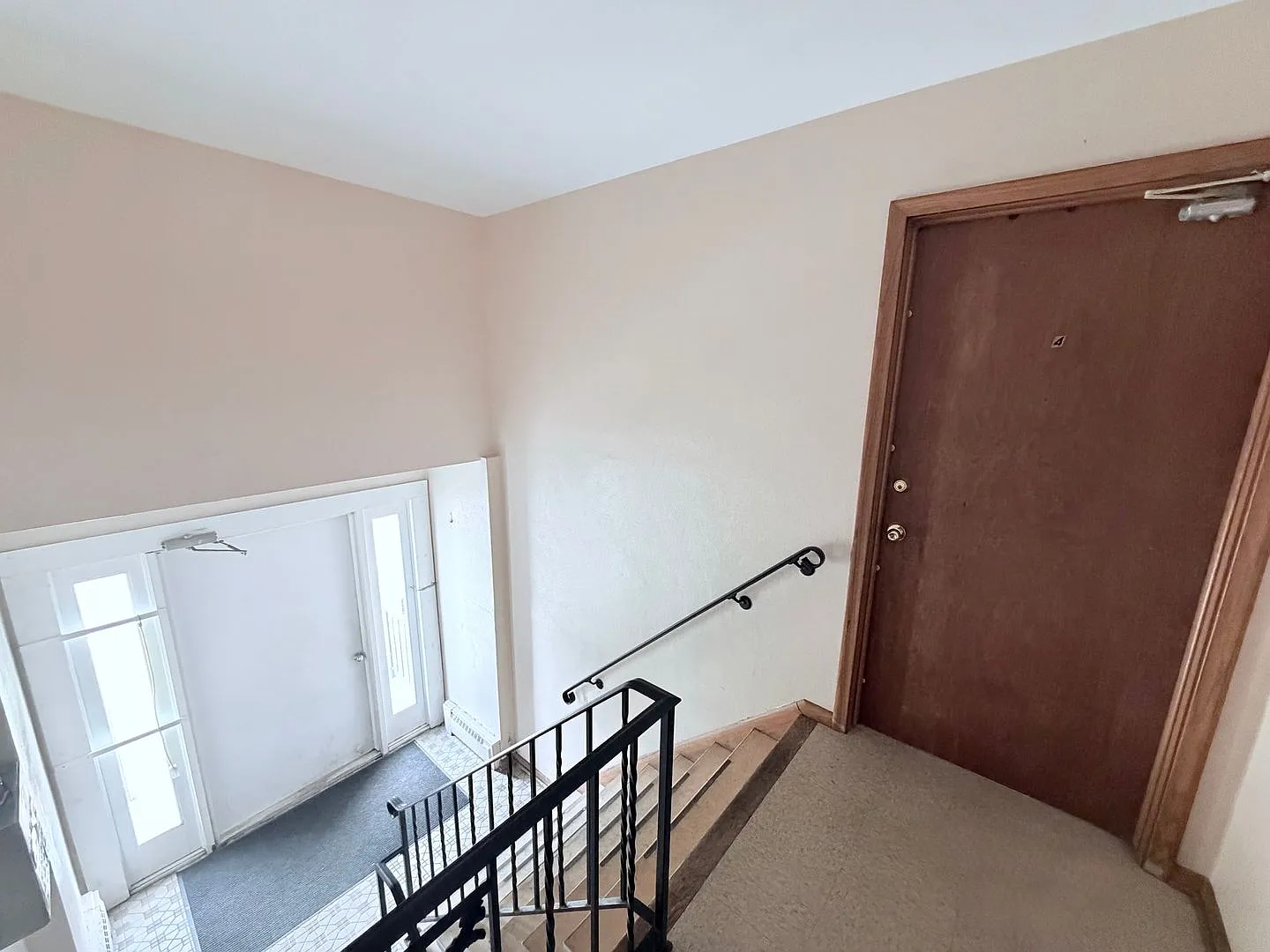 Updated 2-Bedroom NE Minneapolis Apartment with/ Off-Street Parking! — Photo 2