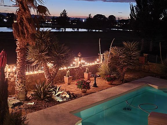 4th image of 2563 Desert Hills Dr